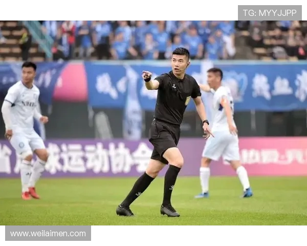 李伟独家揭秘足球技巧与战术分享助你提升球技的实用心得