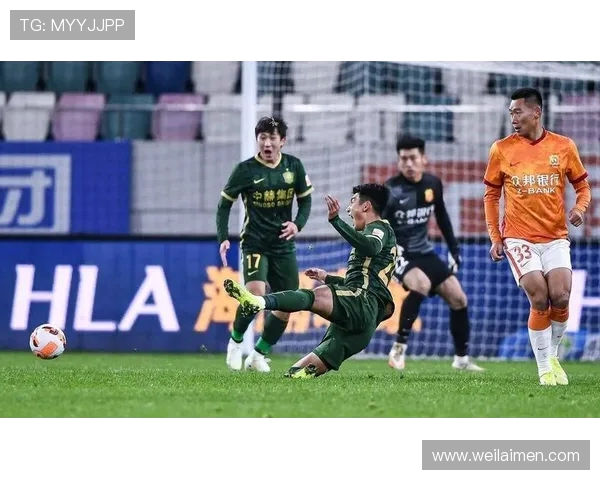 武汉街舞队中路突破战术解析与实战应用探讨