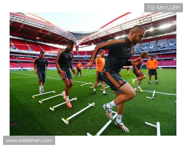 西安足球队耐力分析与训练策略探讨助力球队提升竞技水平