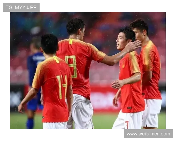 哈维西蒙斯的崛起与未来展望：年轻球员如何改变足球格局