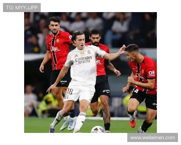 皇马与曼联激战正酣比分直播全程跟踪精彩瞬间不容错过