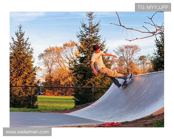 成都滑板队与南京滑板队赛后复盘探讨灵活性表现与战术调整